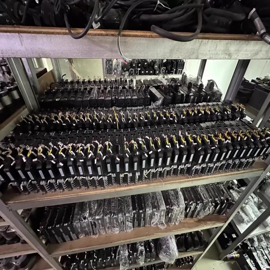 #汇川伺服电机/电机型号MS1H4-75B30CB-A334