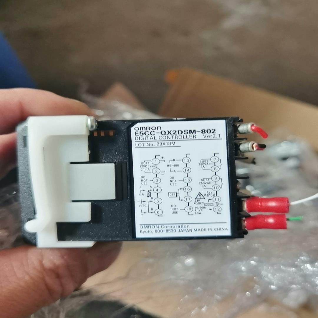 E5CC_QX2DSM_802温控器，，成色漂议价