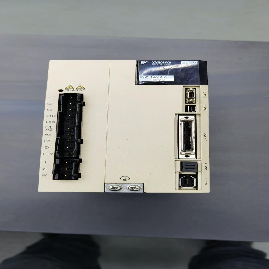 安川伺服驱动器SGDV-120A01A，1.5KW成