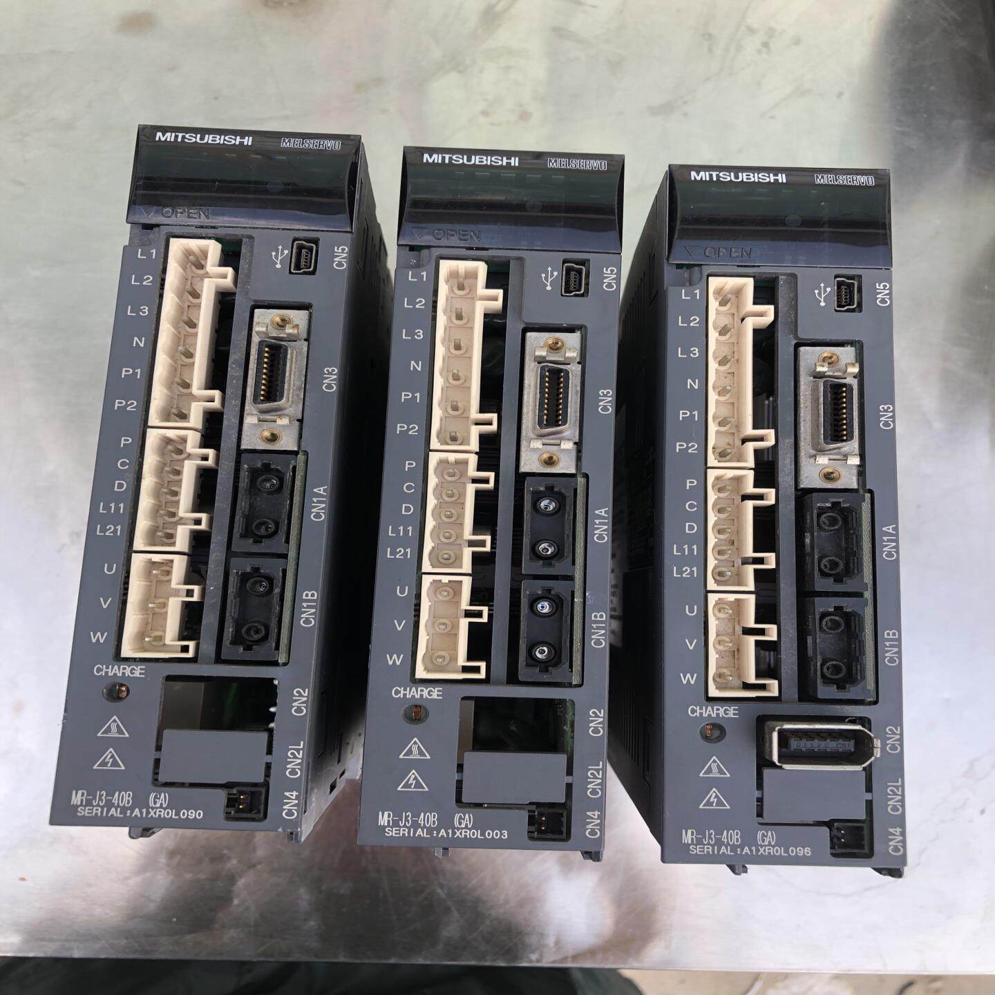 MR-J3-40B（GA）伺服驱动器400w 三台