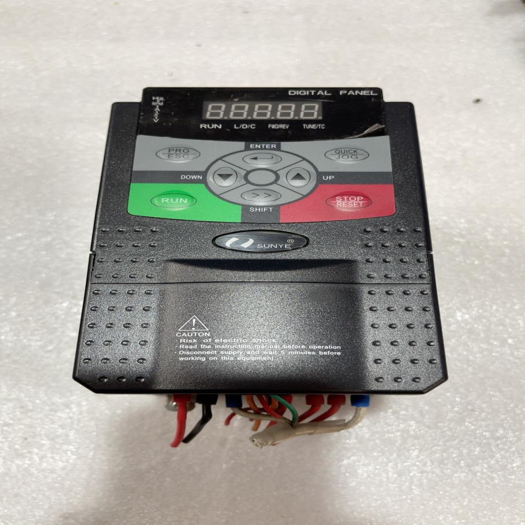 日业变频器CM518-A3S1R5GB220V1.5千瓦