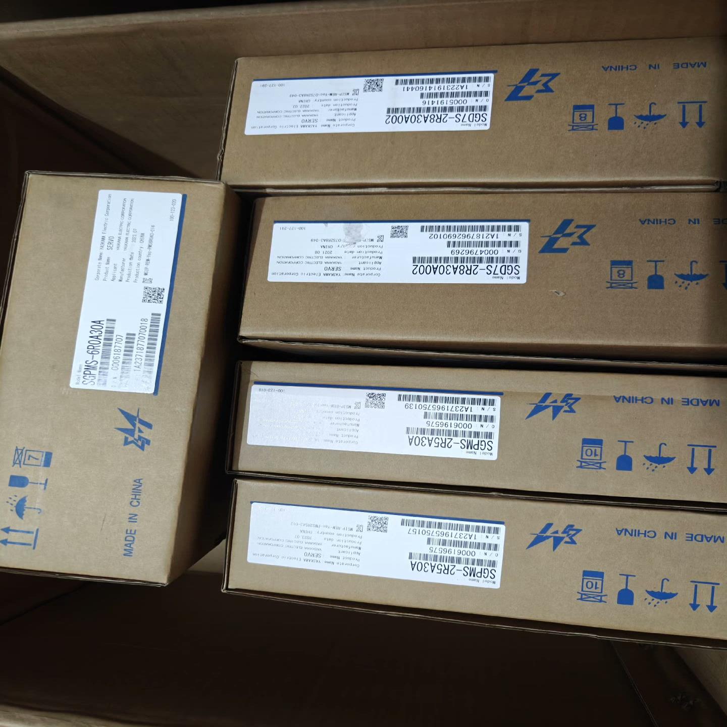 SGPMS-2R5A30A/SGD7S-2R8A30A002