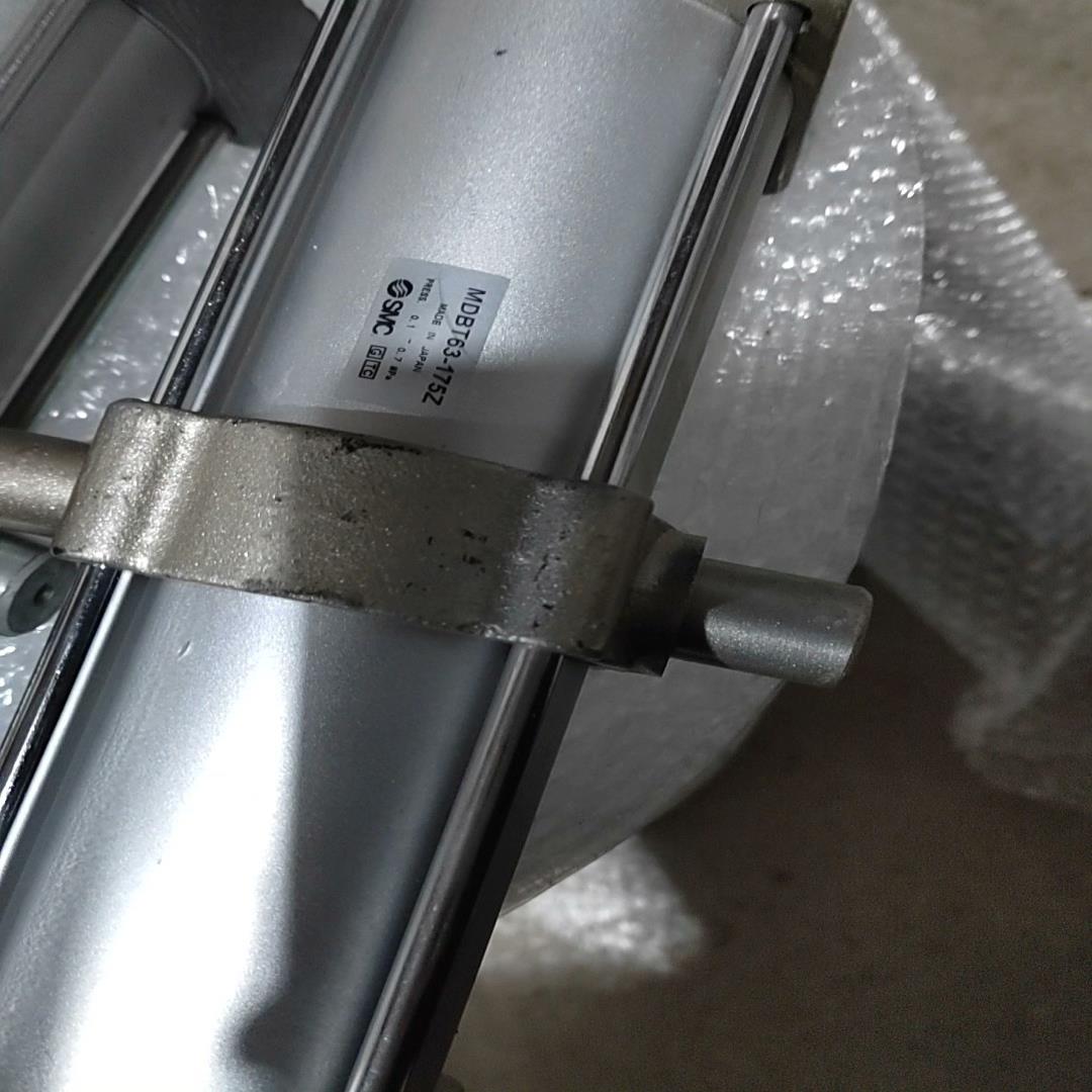 SMC气缸MDBT63-175Z实拍四件没用过