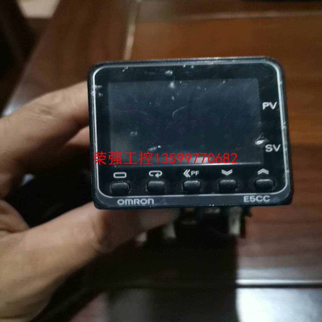 【荣强工控】日本进口欧母龙温控器E5CC-RX2AUM-000 