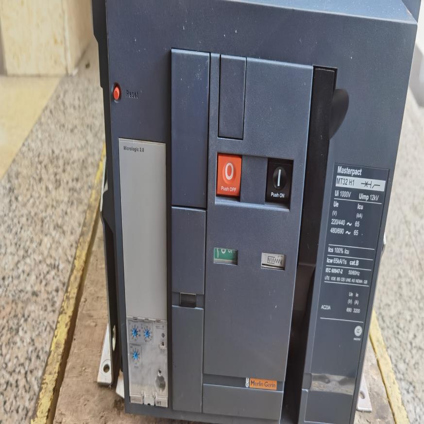 框架MT32H1.3P固定式，带欠压220V，正品，质