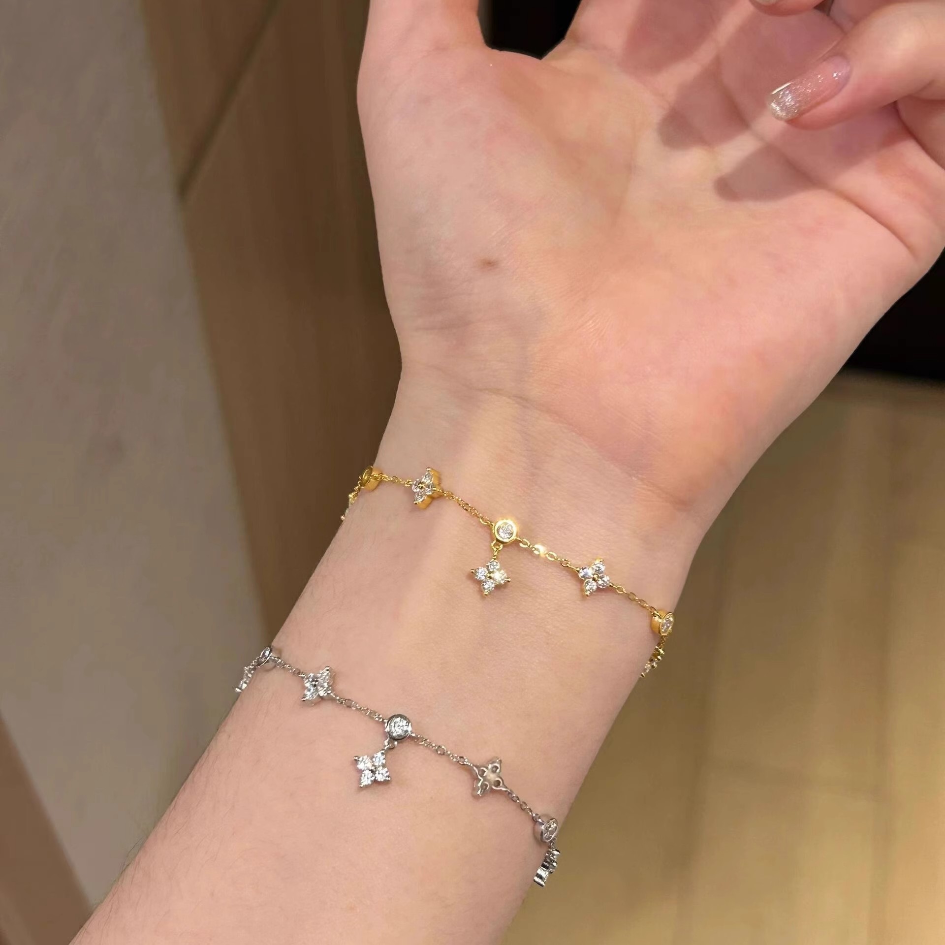 S925纯银四叶草锆石手链女百搭