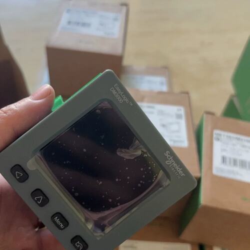议价EasyLogic DM3100C METSEDM3100C 带原包装，功能正常可维修