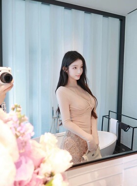 Hotdog 热狗很辣【娇柔软玉】假两件上衣蕾丝包臀半身裙女两件套