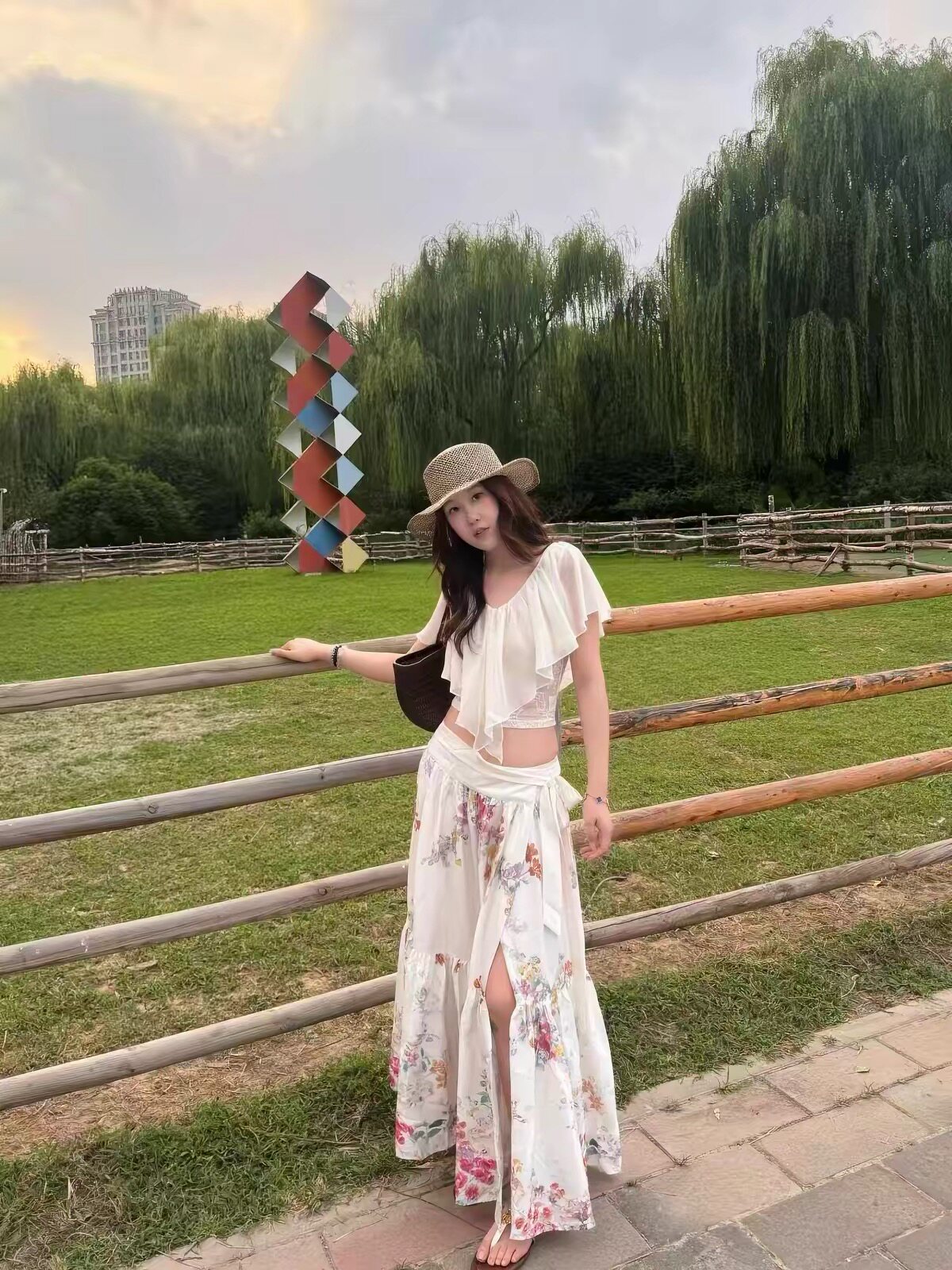 DULLR度假风白色V领褶皱上衣女短袖荷叶边设计感纯欲风