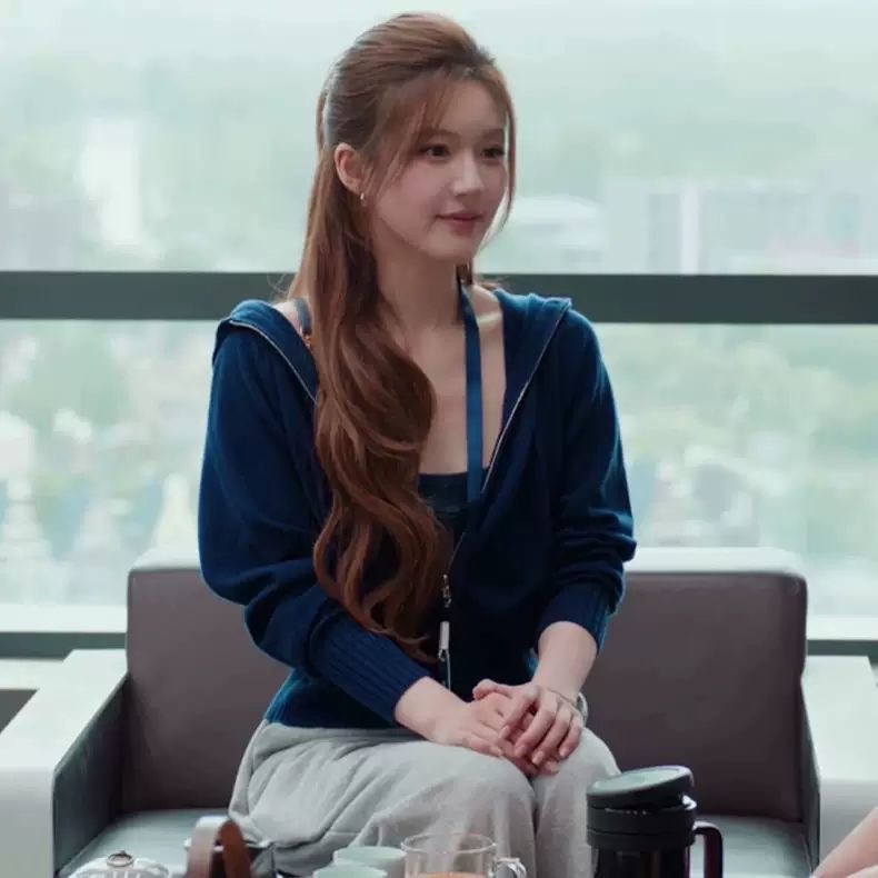 许我耀眼赵露思许妍同款拉链连帽毛衣外套女秋冬季设计感短款上衣