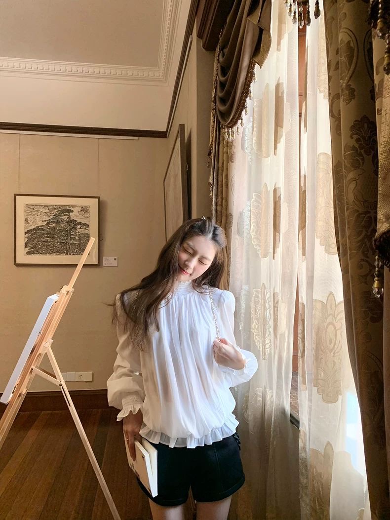 SourceWithT 纯白美学 早秋bi备温柔简约花瓣袖奶白长袖衬衫上衣