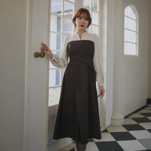 Her lip to 拼接垂坠连衣裙 褶皱收腰撞色气质日系大女主