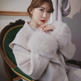 Her lip to 洛罗短款翻领外套 优雅时尚优雅气质毛毛不规则日系