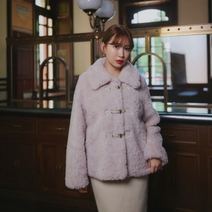 Her lip to 蓬松翻领仿皮草外套 时尚简约百搭小香风气质千金风