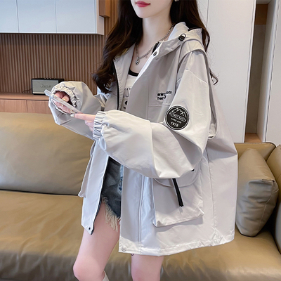 美式冲锋衣外套女2025春秋新款设计感宽松大码学生连帽工装夹克潮