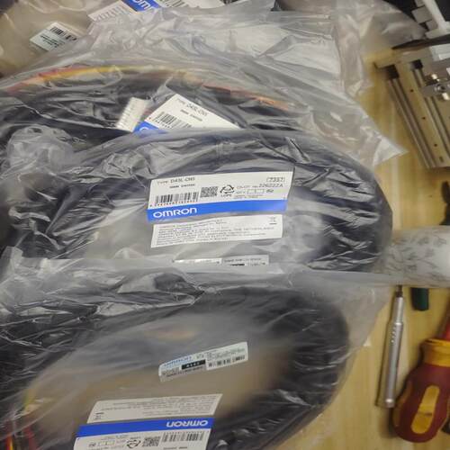 全新正品电磁门锁线D4SL-CN5,，现货4条