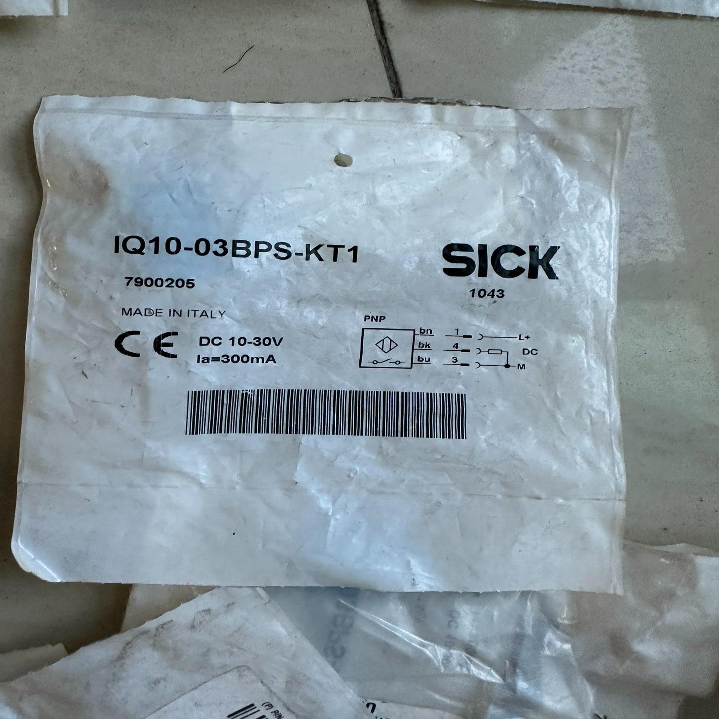 全新德国西克SICK感应开关传感器IQ10-03BPS-KT