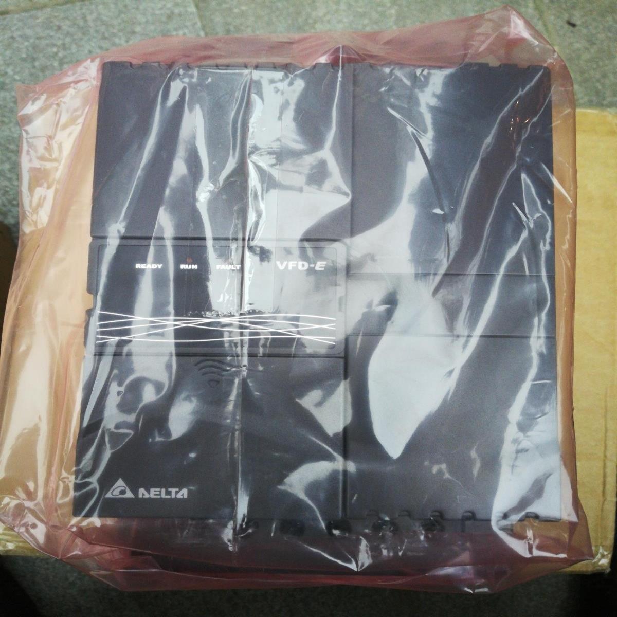 VFD015E43T 台达变频器，面板KPE-LE02需另配