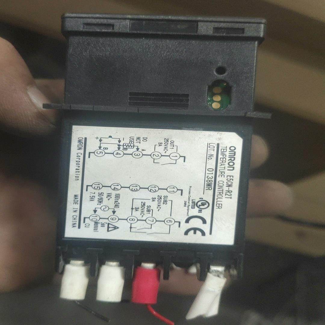 欧姆龙温控仪E5CN-R2T拆机件