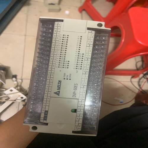 台达PLC模块DVP60ES00R2九五成新