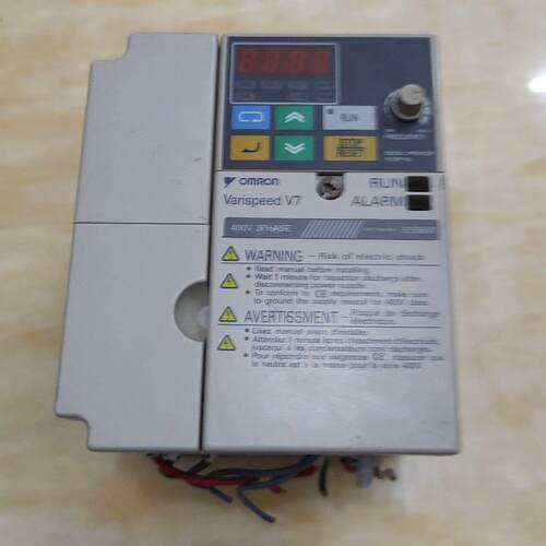 CIMR-V7AZ40P4变频器，380V，0.55K
