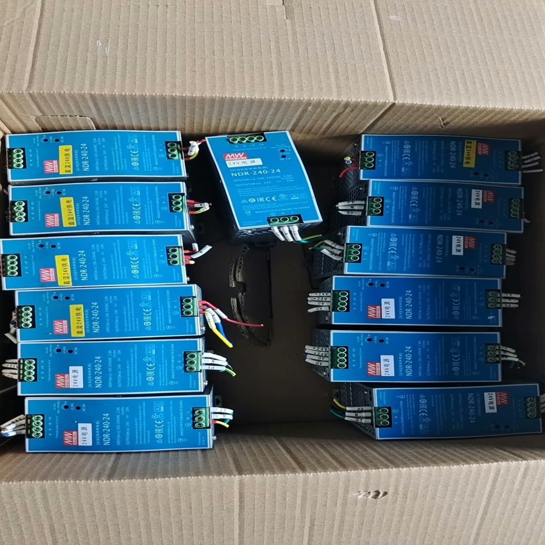 明纬导轨式开关电源，型号NDR-240-24