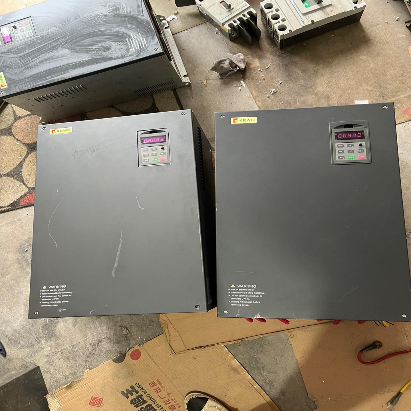 科沃变频器,型号ad800n-4t93g/110p,93kw
