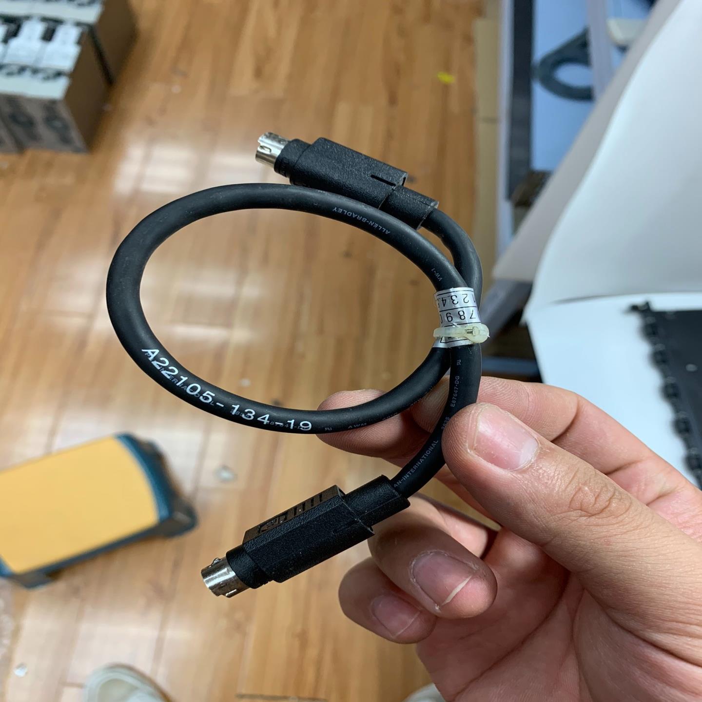 BUL1202  A-B模块线缆！原装线缆99新需要请先联系