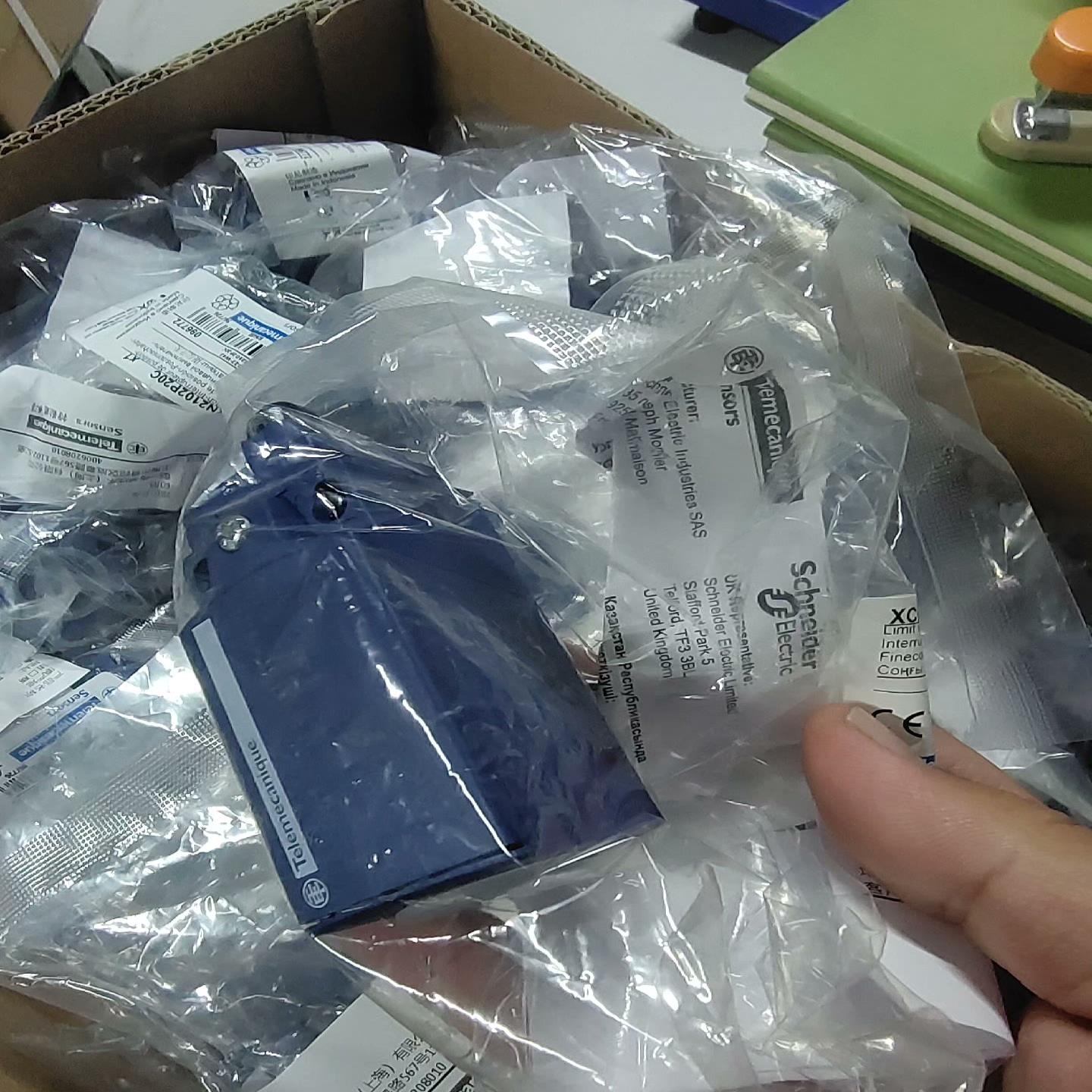 限位开关XCKN2102P20C现货 现货