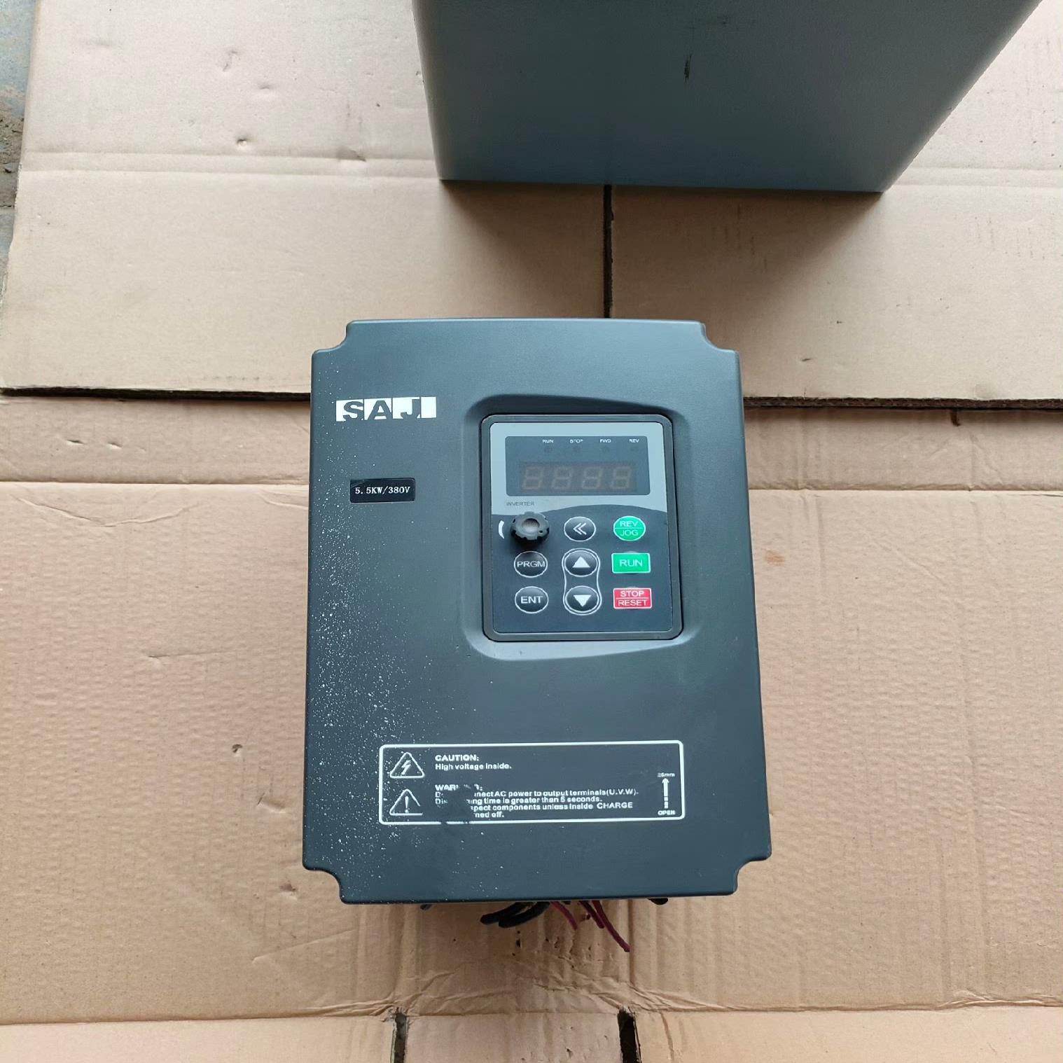 三晶 8000B-4T5R5GB/7R5PB  5.5/7.