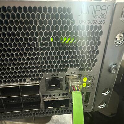 [德峰]QFX10002-36Q  36个40G 成色好 带耳朵 双