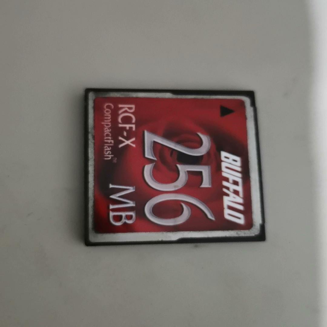 [德峰]巴法络内存卡，RCF-X，256MB，实物拍摄，功能包好。