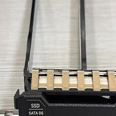 P41528 SSD SATA DS 960GB 硬盘托架