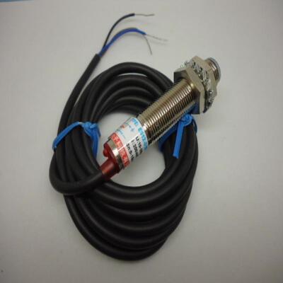 M12光电开关ES12-D15NK ES12-D15PK 0-15CM 可调议价