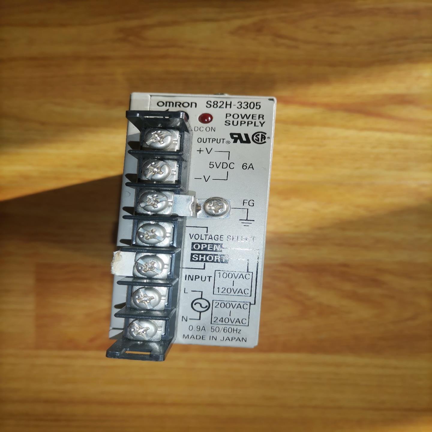 OMRON欧姆龙S82H-3305直流电源，5V6A。老产品