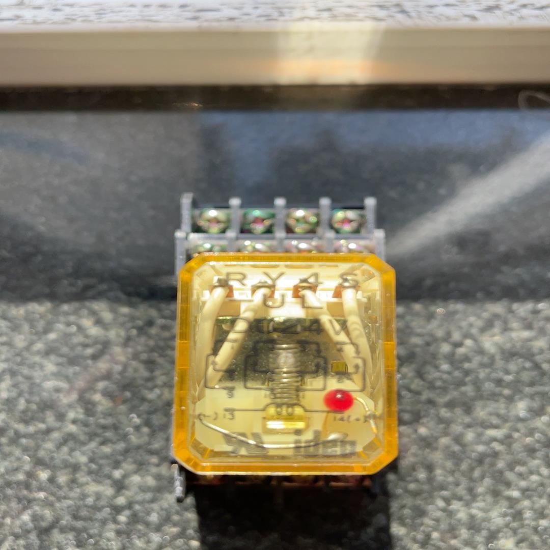 和泉原装继电器RY4S，DC24V