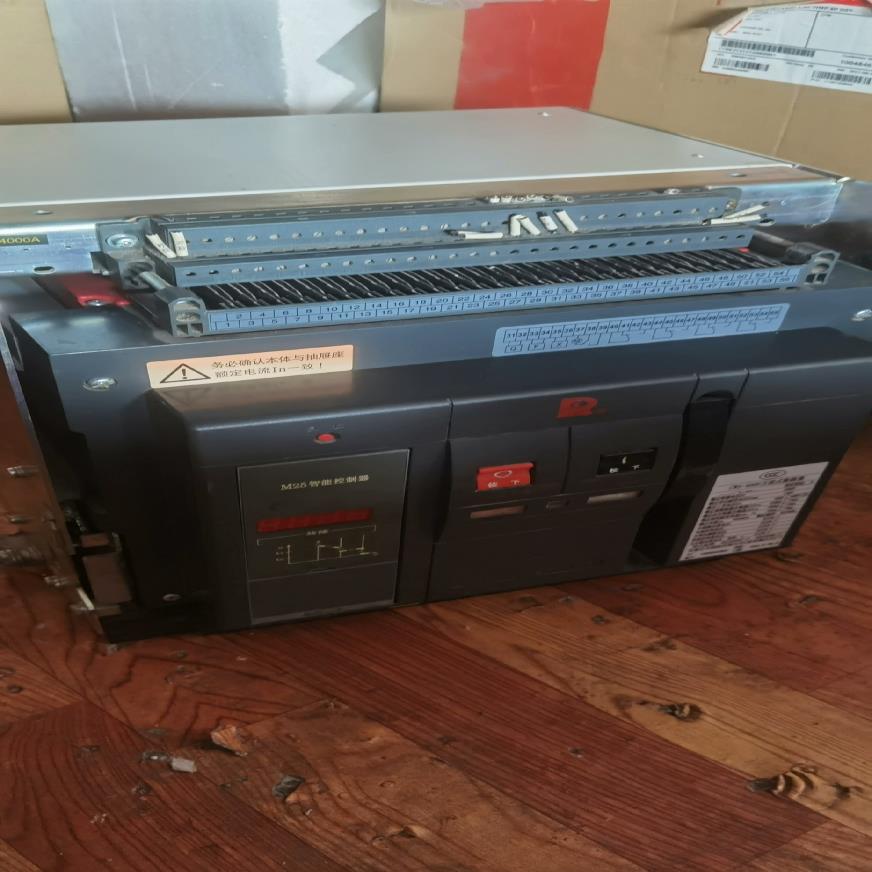 常熟开关厂智能断路器CW2-4000/3   4000A，坼