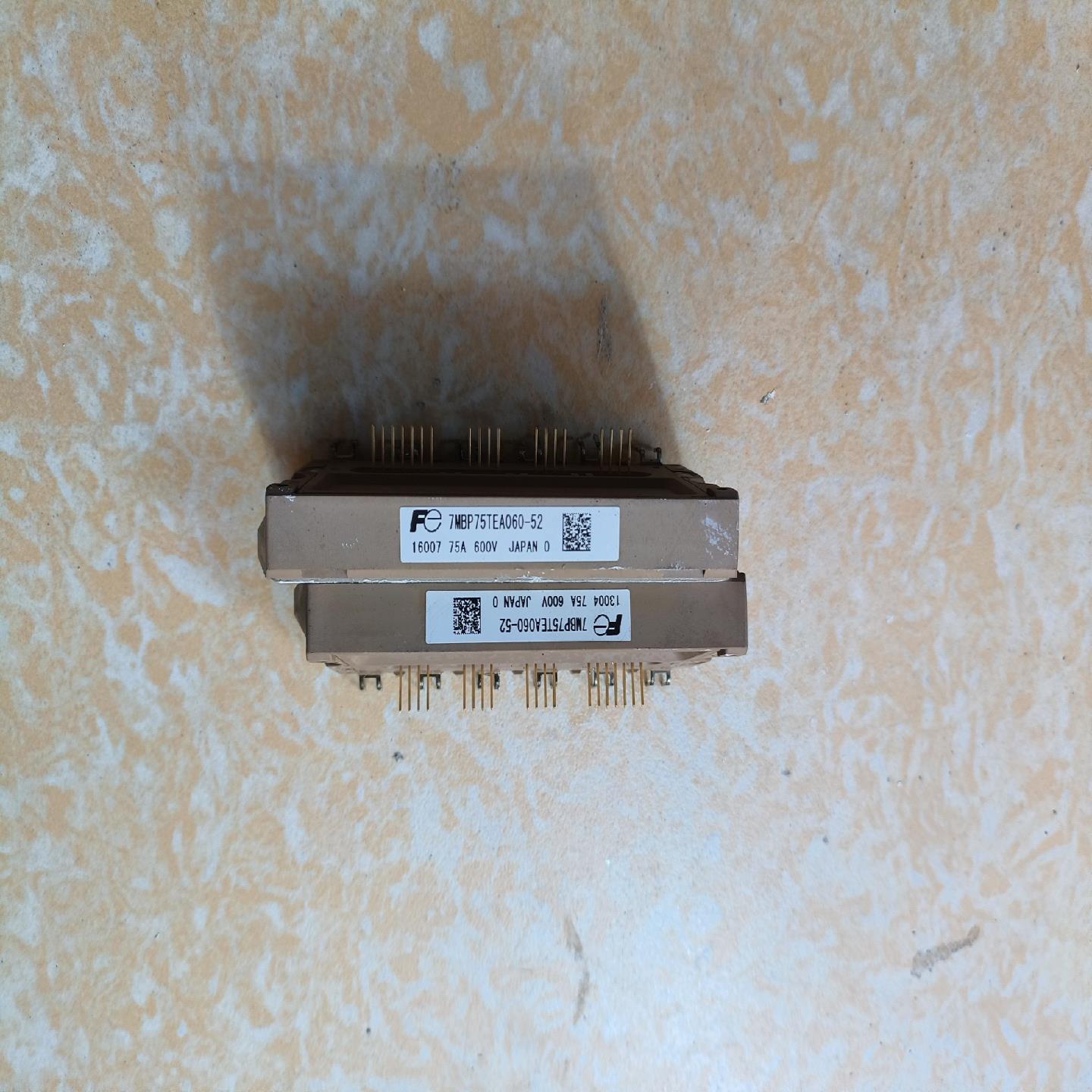 （设备配件）7MBP75TEA060-52 拆机包好。