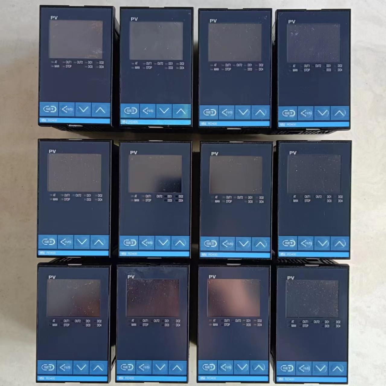 日本理化RKC温控表：RD400。实物拍摄成色如图，功能包好