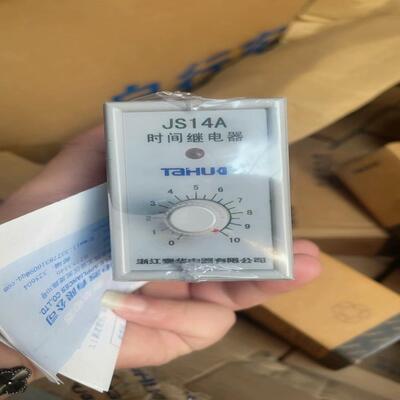 浙江泰华时间继电器JS14A/D，10S，AC220V