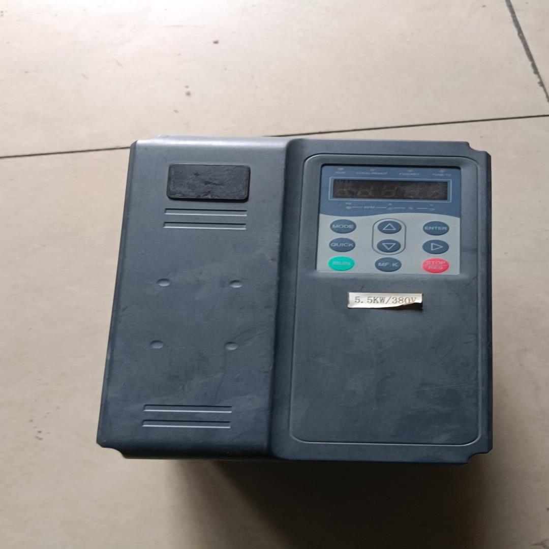 （设备配件）VT80-G5.5T4B变频器一台， 5.5KW
