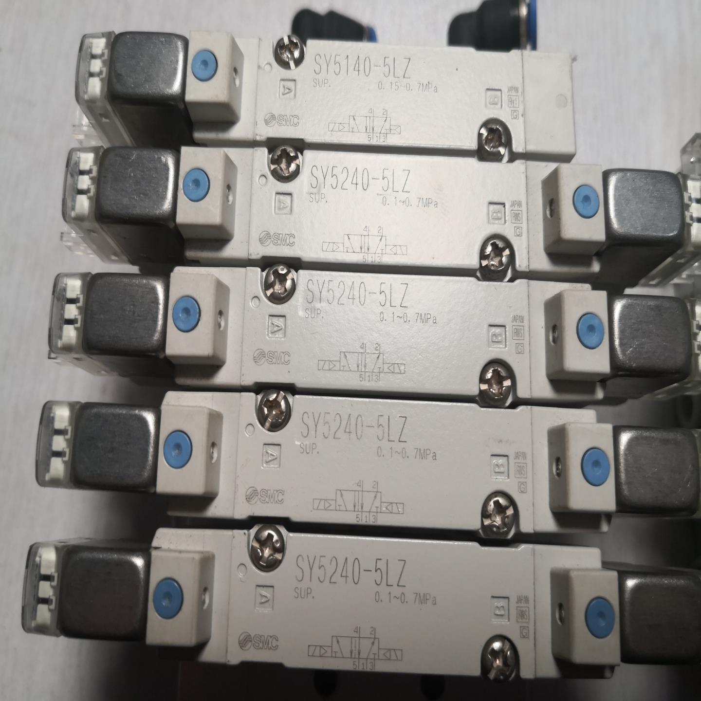 电磁阀组   SY5240-5LZ    标题一组