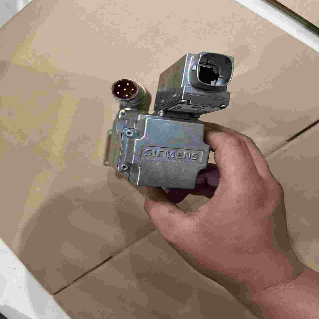 1FK7022-5AK71-1LH0电机实物图(崽崽配件）