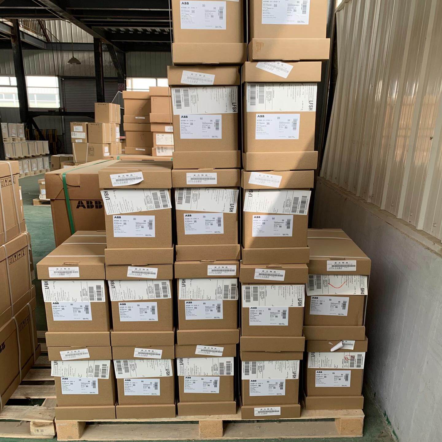 ACS880-01-04A0-3  变频器ACS880