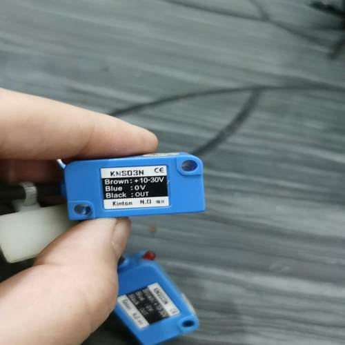 正品精通(kinton)传感器KNS03N, 拆机线三条。
