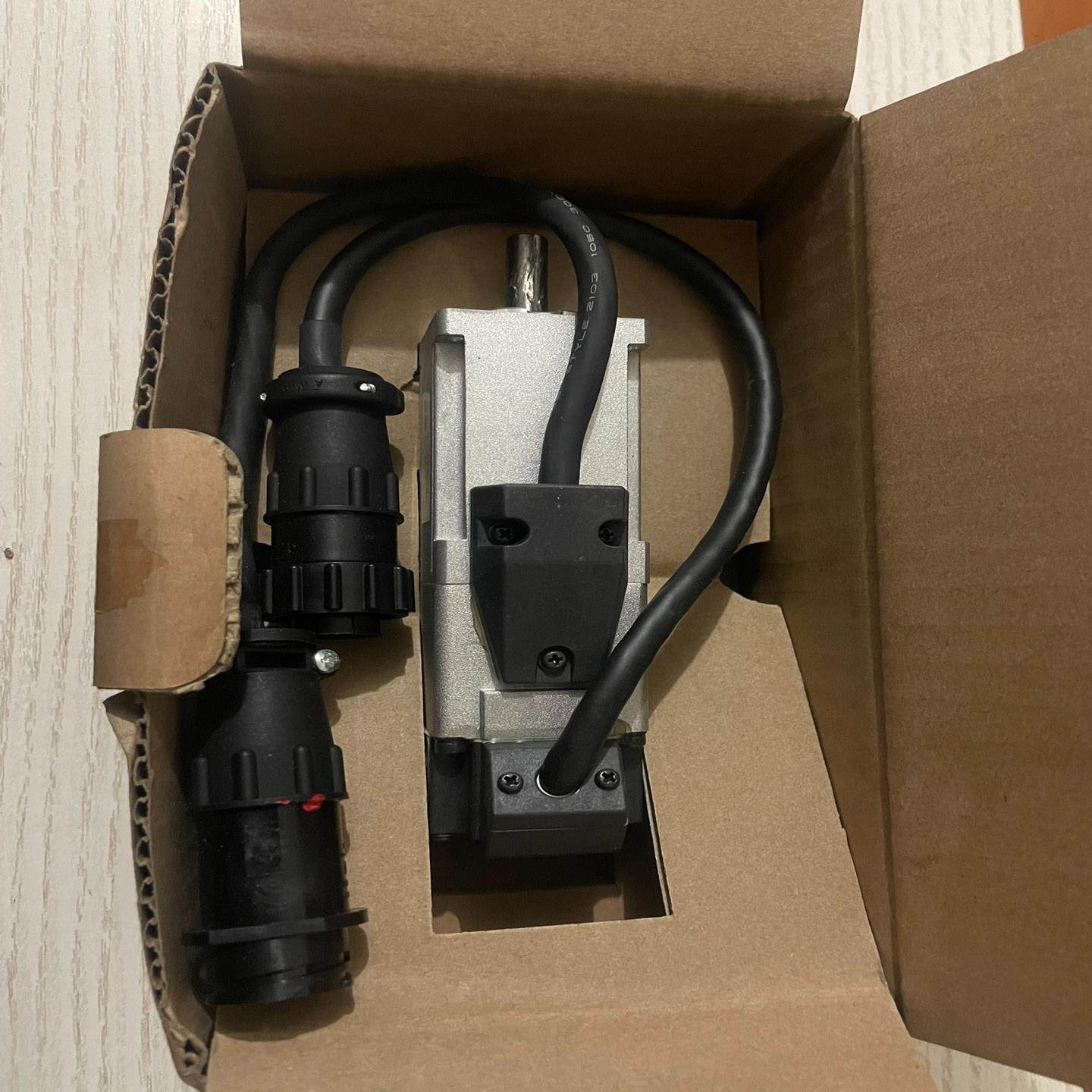 力士乐伺服电机 MSM019B-R300-NN-M0-CH0