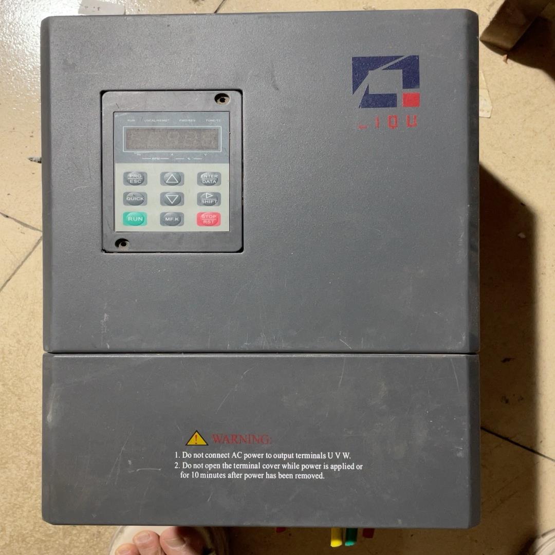 LIQU变频器AC 3PH  380v    18.5kw拆