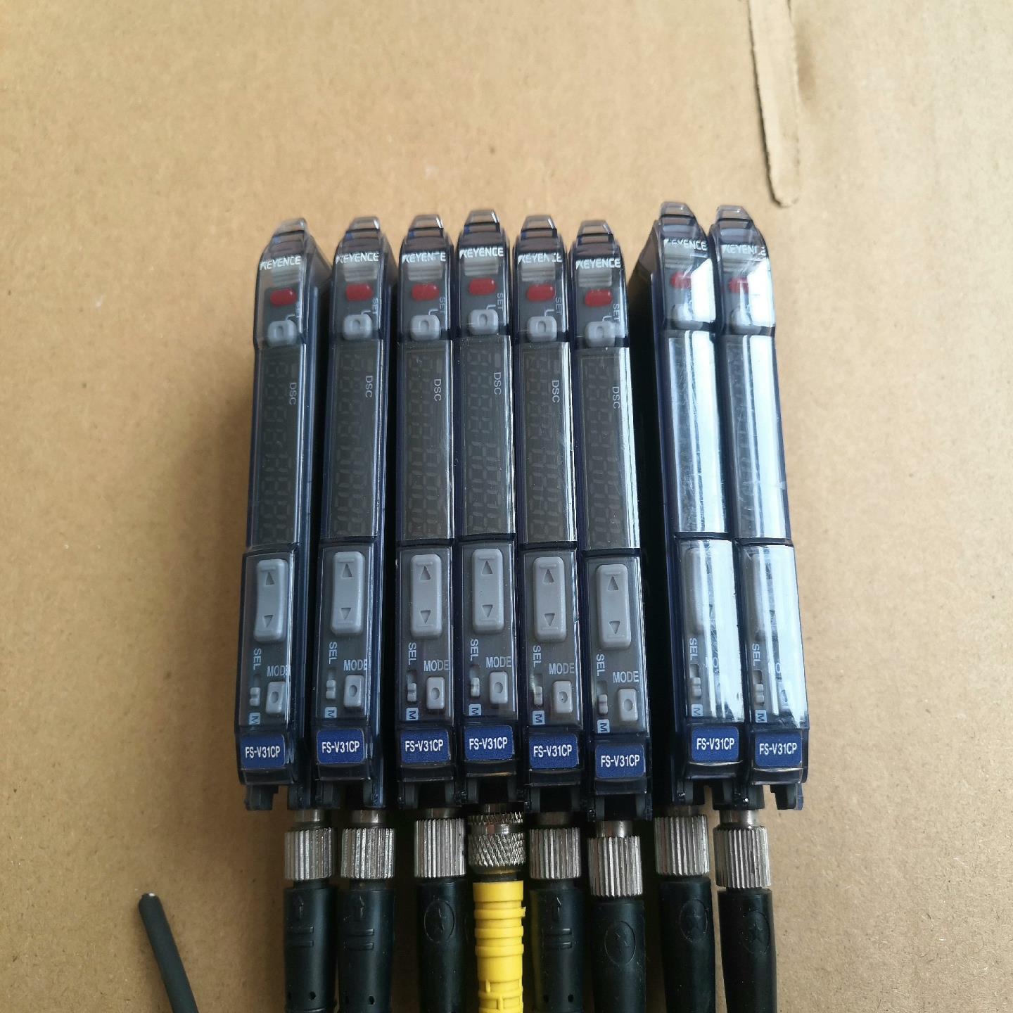 询价~FS-V31CP基恩士光纤放大器，，成色如图，好货不