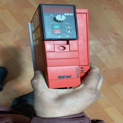 SEW驱动器MC07B0005-5A3-4-S0 设备上拆的