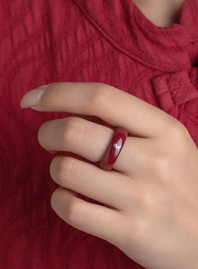 寄予朱砂镶银银生肖本命像戒指